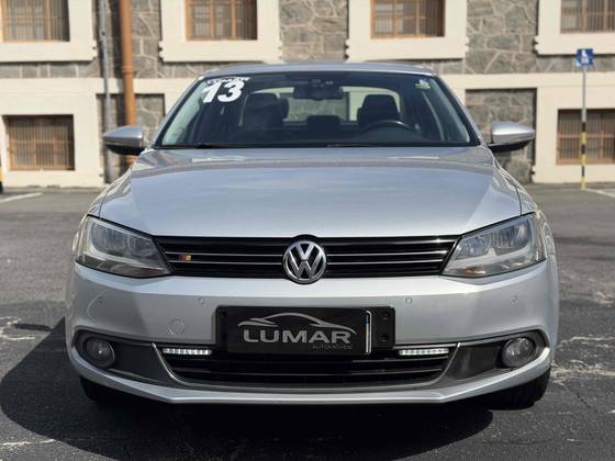 VOLKSWAGEN JETTA 2.0 TSI HIGHLINE 200CV GASOLINA 4P TIPTRONIC VOLKSWAGEN JETTA 2.0 TSI HIGHLINE 200CV GASOLINA 4P TIPTRONIC